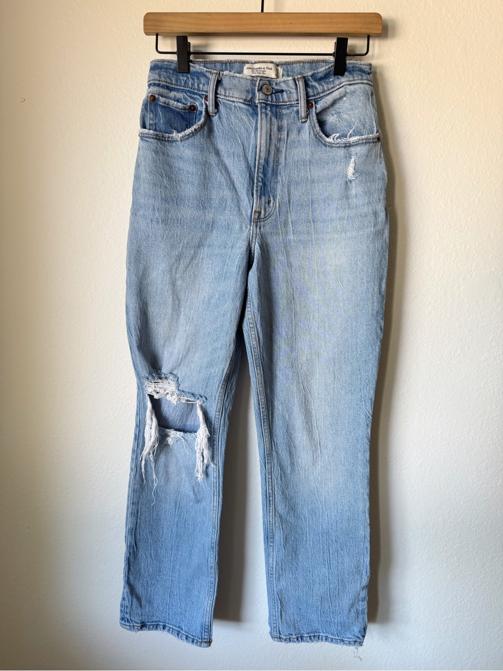 Abercrombie | Ultra High Rise 90s Straight Jeans